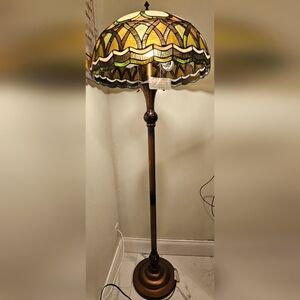 Floor lamp